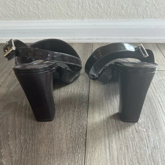 NWT Calvin Klein Heels - Picture 2 of 10